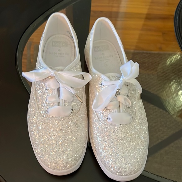 kate spade Shoes - Like new Kate spade keds size 7.5 super cute sneaker